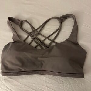 lululemon free to be wild sports bra size 6